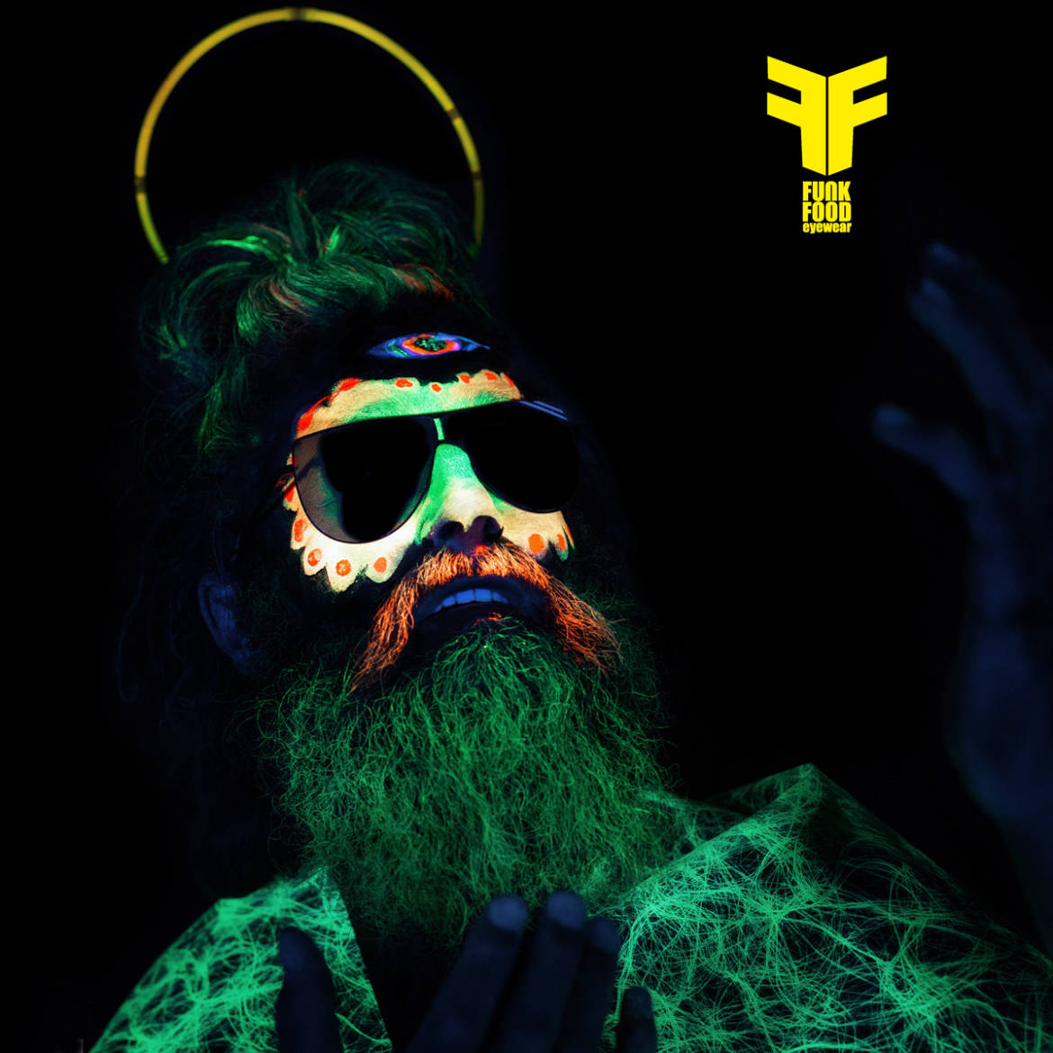 FUNK-Food-Jesus_Posing-2-mit-logo.jpg
